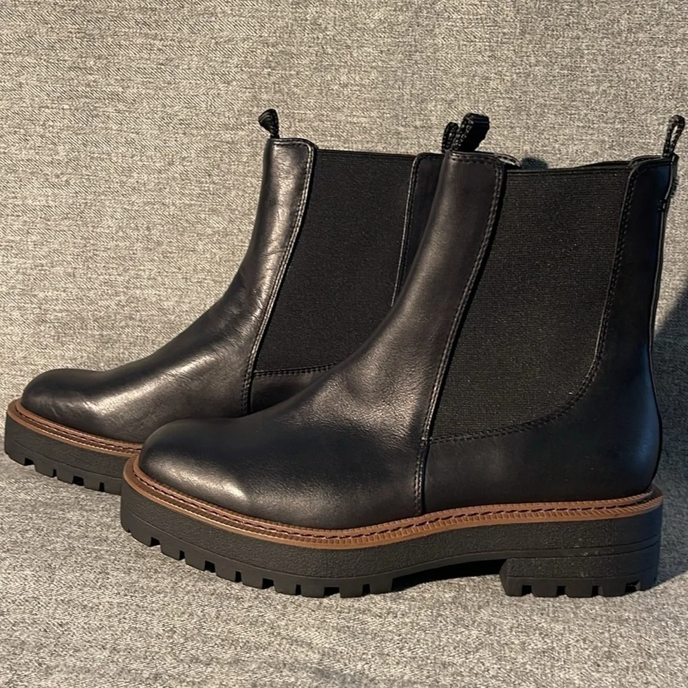 Sam Edelman Laguna Chelsea Boot. NEW